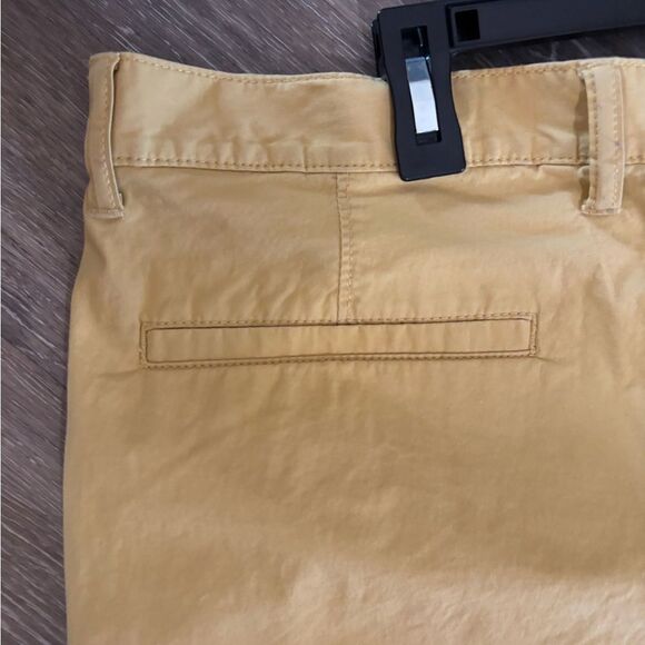 Men's Dockers Yellow Shorts Sz 40 - Picture 3 of 4